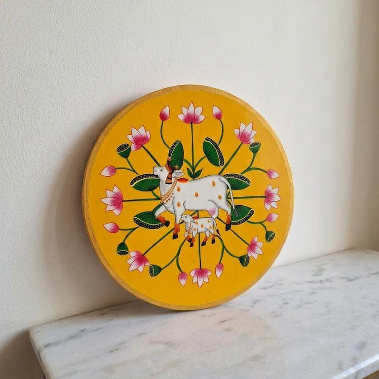Handpainted wooden Pichwai round wall decor| 10 Inches| Oil painting| Cow Pichwai