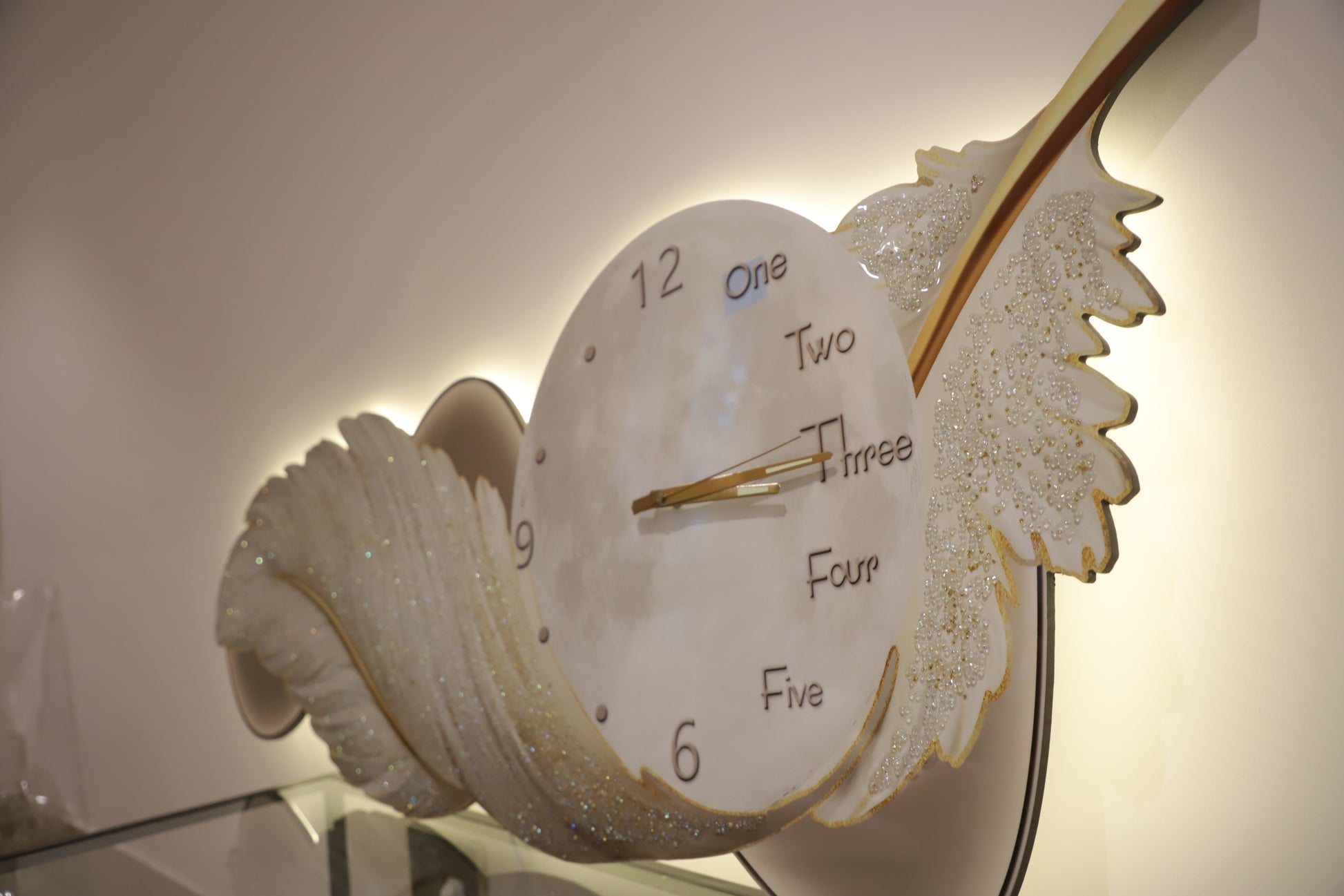 Premium White Feather Elegance – Premium Wall Clock with LED"||60*150CM