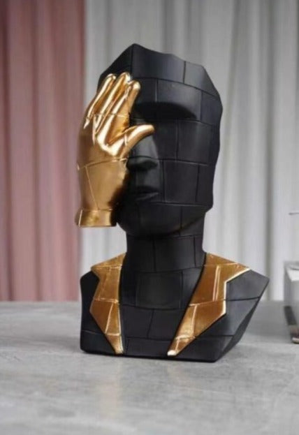 "Artistic Face in Thought – Abstract Resin Sculpture"||13X19CM