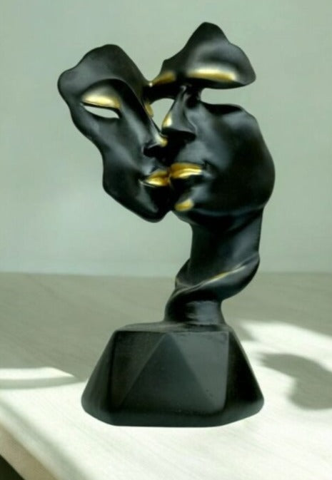 "Golden Love – Abstract Couple Face Sculpture"||16.3X12.9X28CM
