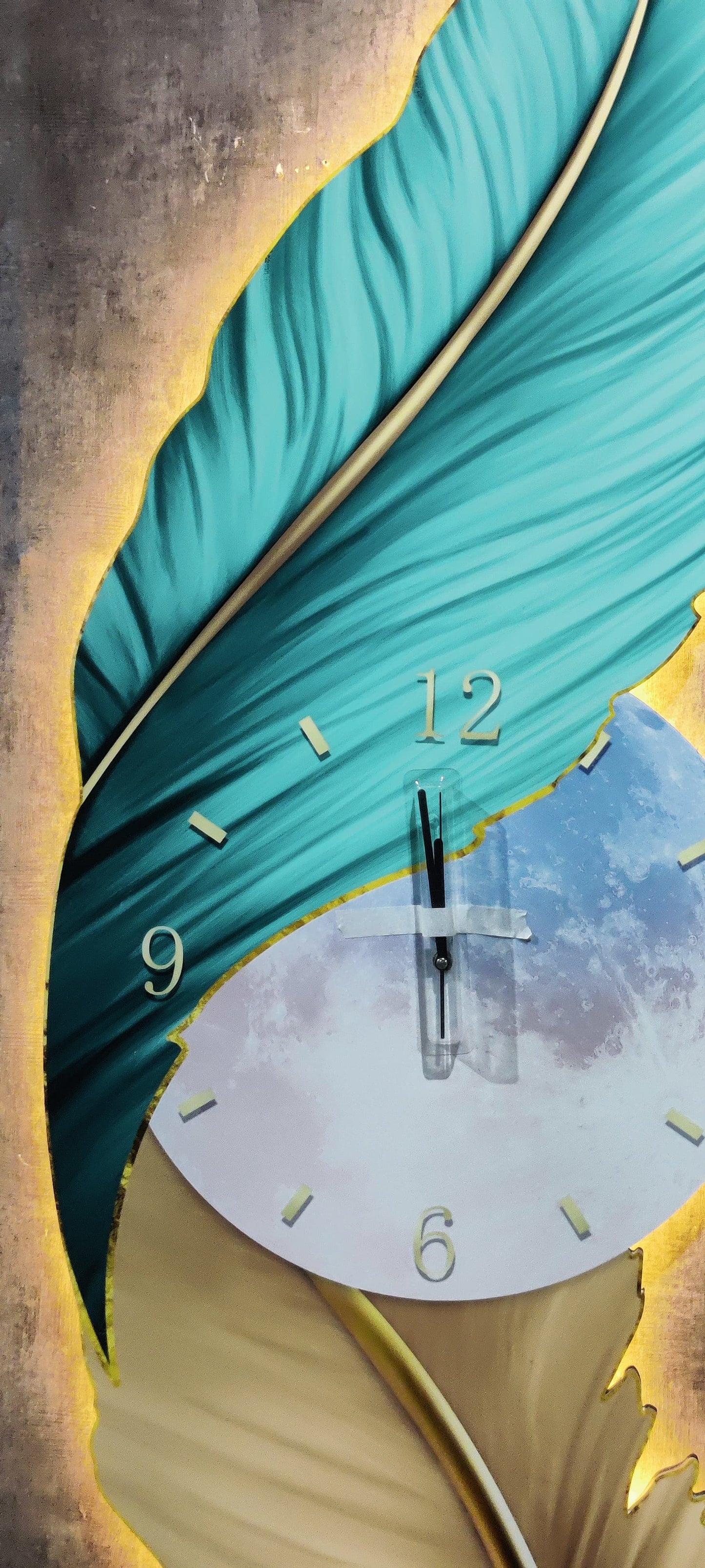 Stunning dual shade feather wall clock with LED Light for living room with remote
